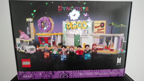 Juego-De-Dinamita-Bts-De-Juguetes-Lego-Con-Las-7-Estrellas-Kpop-Globales-Con-Animación-De-Fuegos-Artificiales-Después-De-Los-Efectos