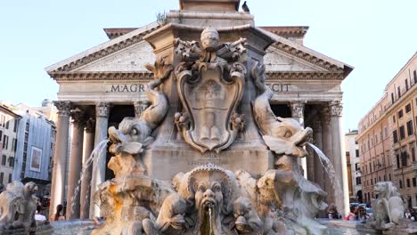 Fuente-Del-Panteón-Y-El-Panteón-En-El-Fondo,-Piazza-Della-Rotonda,-Roma,-Italia