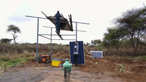 People-installing-solar-panel