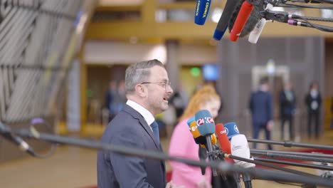 Der-Luxemburgische-Premierminister-Xavier-Bettel-Während-Des-EU-Gipfels-Im-Gebäude-Des-Europäischen-Rates-–-Brüssel,-Belgien