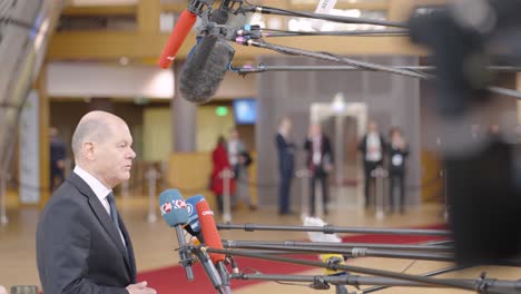 Presidente-De-Alemania-Olaf-Scholz-Durante-La-Cumbre-De-La-Ue-En-El-Edificio-Del-Consejo-Europeo---Bruselas,-Bélgica