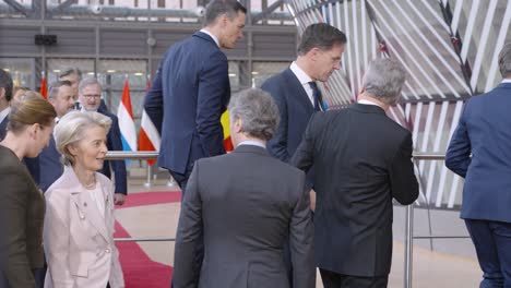 Staats--Und-Regierungschefs-Der-Europäischen-Union-Wurden-Zum-Offiziellen-Porträt-Auf-Dem-Gipfeltreffen-Des-Europäischen-Rates-In-Brüssel,-Belgien,-Begrüßt