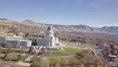 Aerial-view-of-Utah-State-Capital,-overlooking-Salt-Lake-City,-Utah