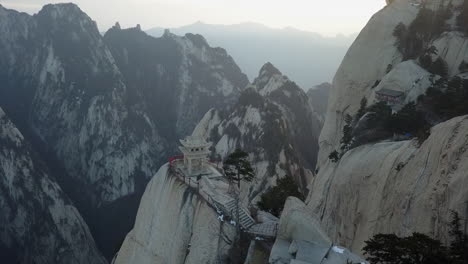 Picturesque-pavilion-for-chess-on-granite-outcrop-of-Huashan-Mountain