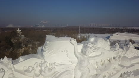Escultura-De-Sirena-De-Nieve-De-Varios-Pisos-En-El-Festival-De-Hielo-De-Harbin-En-El-Norte-De-China