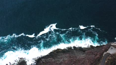 Blue-Waves-Breaking-On-Coastline-Of-Ponta-do-Queimado-Viewpoint-In-Azores,-Terceira-Island