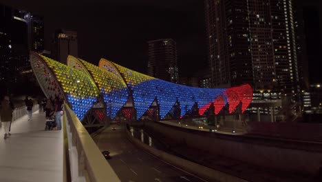 Puente-Saloma-Bypass-Kuala-Lumpur-Malasia-Colores-Especiales-En-La-Noche