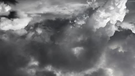 4K-Gewitter-über-Den-Wolken-Am-Himmel