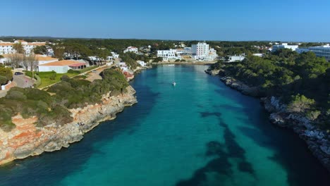 Luxury-real-estate-properties-line-the-coast-of-Menorca,-Spain