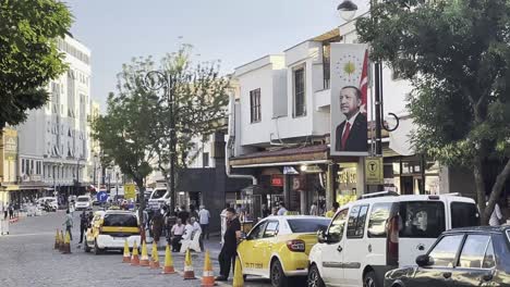 Diyarbakir,-Türkei,-Filmische-Orte-–-Blick-Auf-Die-Straße-–-Straßenspaziernachmittag