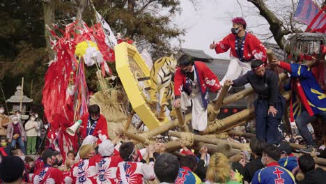 Teamkampf-Event-Beim-Japanischen-Festival-Sagicho-Matsuri