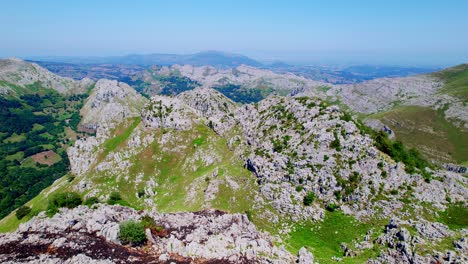 Aerial-shot-of-breathtaking-mountain-in-cantabria,-Spain