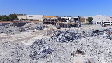 Trümmerhaufen-Von-Der-Abbruchstelle-Eines-Einkaufszentrums-In-Newark,-Kalifornien,-USA-–-Drohnenschuss
