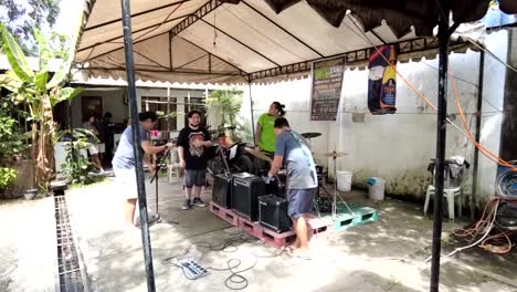 A-dynamic-time-lapse-footage-of-a-live-band-preparation-for-the-performance