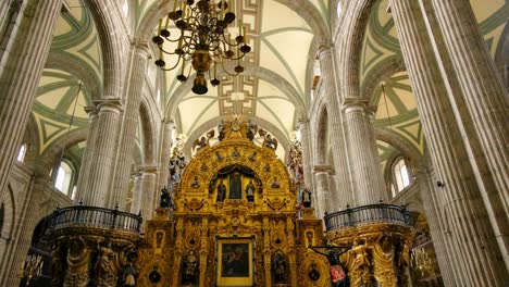 Im-Inneren-Der-Metropolitankathedrale-Mexiko-Stadt-Goldener-Spanischer-Mexikanischer-Orgelchorkunst-Gotischer-Altar