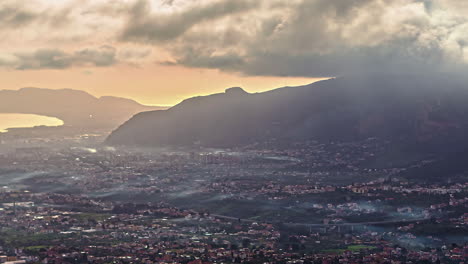 Sunrise-time-lapse-from-a-scenic-overlook-of-Palermo,-Sicily-Italy