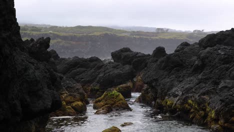 Naturschwimmbad-Auf-Der-Insel-Terceira,-Azoren-–-Breit