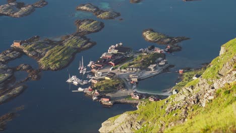 Lovund-Island-Village-In-Luroy,-Nordland-County,-Norwegen