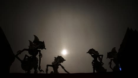 Juego-De-Sombras-Wayang-Kulit,-Tradición-De-La-Cultura-Java