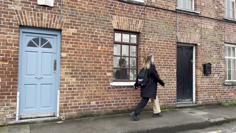 Urban-street-in-Cork-city-with-passers-by-students