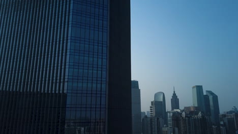 Luftaufnahme-Des-Zentralen-Gebäudeviertels-Der-Mega-City-Guangzhou-An-Einem-Sonnigen-Nachmittagstag