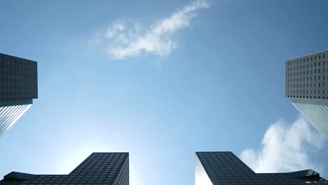 Singapur---Alrededor-De-Modernos-Edificios-Urbanos-Skyscapers-Timelapse-De-La-Tarde-Soleada