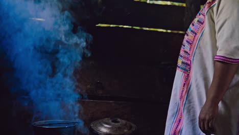 MAYAN-WOMAN-COOKING