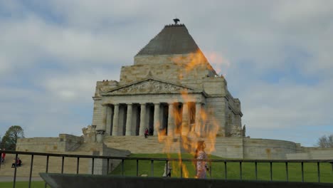 Shrine-of-Remembrance,-melbourne-
Anzac-day,-anzac-parade