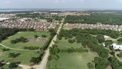 Luftaufnahmen-Von-Stadtteilen-In-Hickory-Creek,-Texas