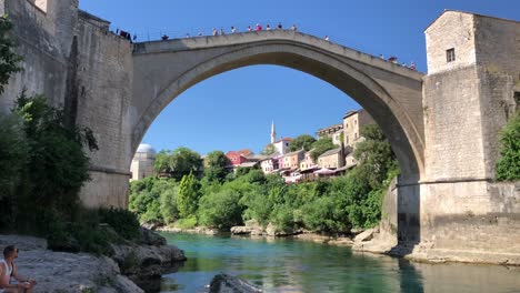 Vista-Sobre-El-Puente-Viejo-En-Mostar