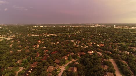 Dies-Ist-Ein-Drohnenvideo-Der-Stadt-Highland-Village-In-Texas