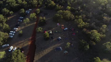 Dies-Ist-Ein-Luftbildvideo-Des-Austin-Campingplatzes-Im-Sid-Richardson-Scouts-Camp-In-Bridgeport,-Texas