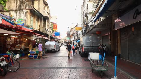 Leere-Straßen-Und-Geschlossene-Geschäfte-In-Der-Yaowarat-Road-Oder-Chinatown-In-Bangkok-City-Während-Der-Covid-19-Pandemie
