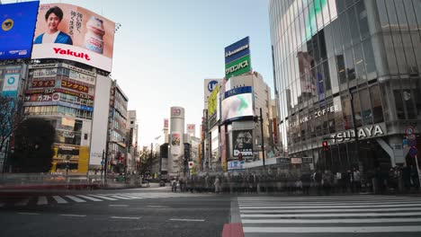 Shibuya-Crossing,-Tokyo,-Japan-:-Day-time-timelapse-at-Shibuya-crossing
