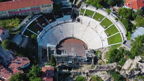 Vista-De-Arriba-Hacia-Abajo-Del-Antiguo-Teatro-Romano-De-Philip-Philippopolis-En-Plovdiv-Bulgaria