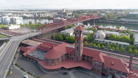 Historische-Luftaufnahmen,-Die-Zeigen,-Dass-Die-Portland-Union-Station-Aufgrund-Von-Covid-19-Leer-Ist