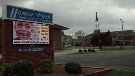 Empty-parking-lot-in-front-of-the-Honea-Path-First-baptist-Church