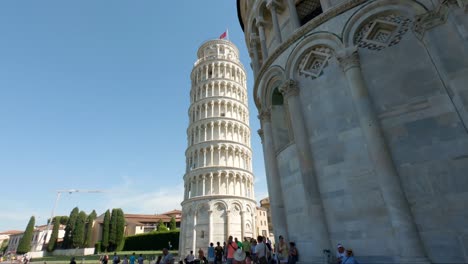 Nahaufnahme-Des-Schiefen-Turms-Von-Pisa,-Eines-Der-Bekanntesten-Denkmäler-Der-Welt