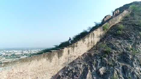 Die-Chinesische-Mauer-Ist-Das-Universelle-Symbol-Chinas,-Ein-Berühmtes-Sprichwort-Besagt:-„Wer-Noch-Nie-Auf-Der-Chinesischen-Mauer-War,-Ist-Kein-Wahrer-Mann“,-5