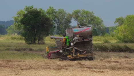 Erntemaschine-Und-Mühle,-4K-Videos