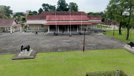 Casa-Residente-En-Magelang,-Arquitectura-Colonial-Holandesa-De-Indonesia