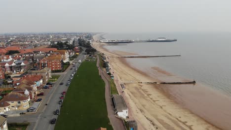 Drone-footage-of-Clacton-on-Sea-on-a-sunny-day-in-Essex,-UK