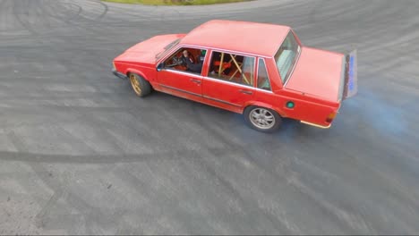 Red-Volvo-drifting-in-Borås-drift-track