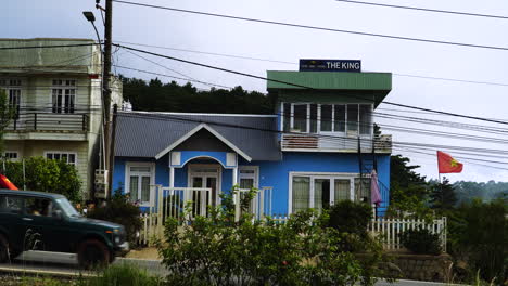 Static-scene-of-house-in-Vietnamese-city