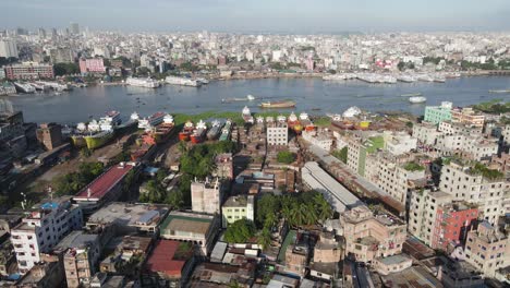 Birds-eye-view-of-populated-and-historic-city-of-Dhaka,-around-Buriganga-river