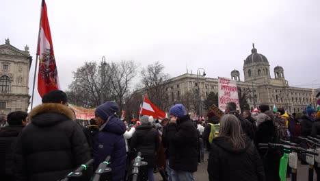 Nationalisten-Versammelten-Sich-In-Wien,-Österreich,-Während-Rechtsextremer-Covid-Proteste