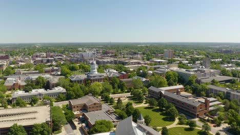 Aerial-Pedestal-Up-Reveals-University-of-Missouri-Campus-in-Columbia,-Missouri