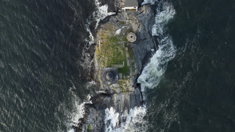 Dutch-Island-Lighthouse-in-Narragansett-Bay-Rhode-Island-Aerial