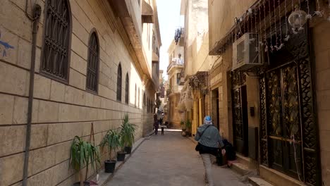 Escena-Auténtica-De-La-Vida-De-La-Ciudad-Egipcia-En-La-Calle-Vieja-De-El-Cairo-En-Egipto