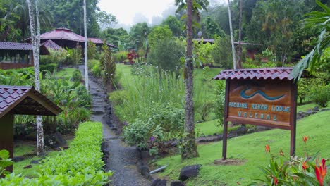 Pacuare-River-Lodge-Rafting-Resort-En-Costa-Rica-Selva-Selva-Selva-Amplia-Toma